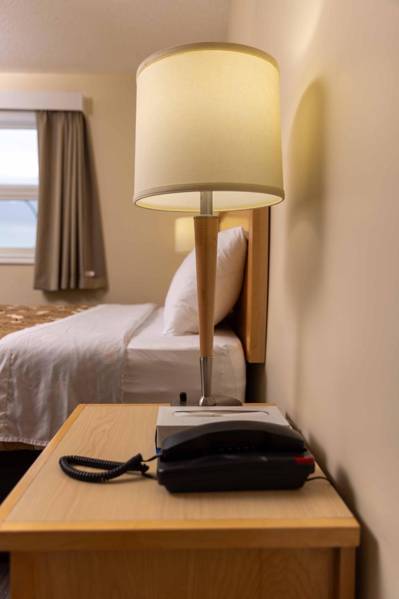Northern Lights Inn Fort St. John 외부 사진