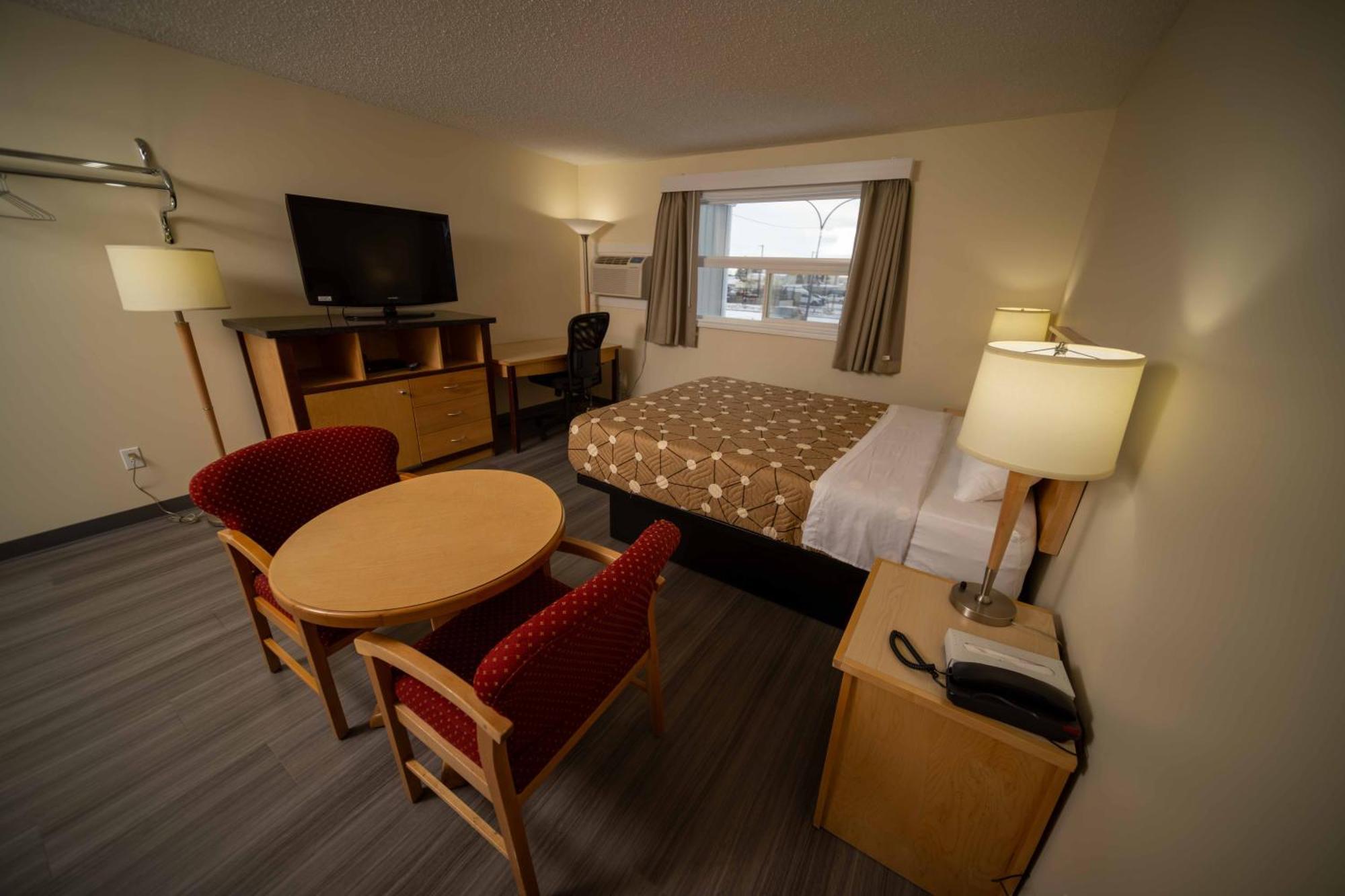 Northern Lights Inn Fort St. John 외부 사진
