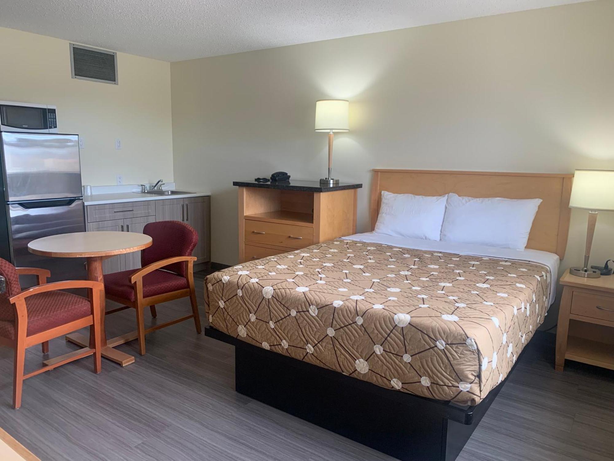 Northern Lights Inn Fort St. John 외부 사진