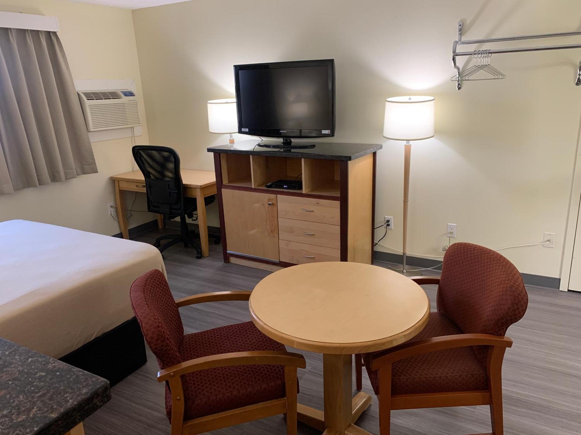Northern Lights Inn Fort St. John 외부 사진